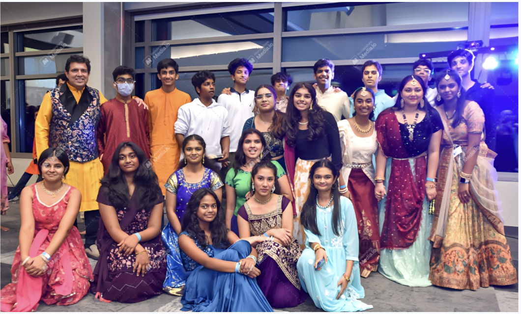 People in traditional indian dresses